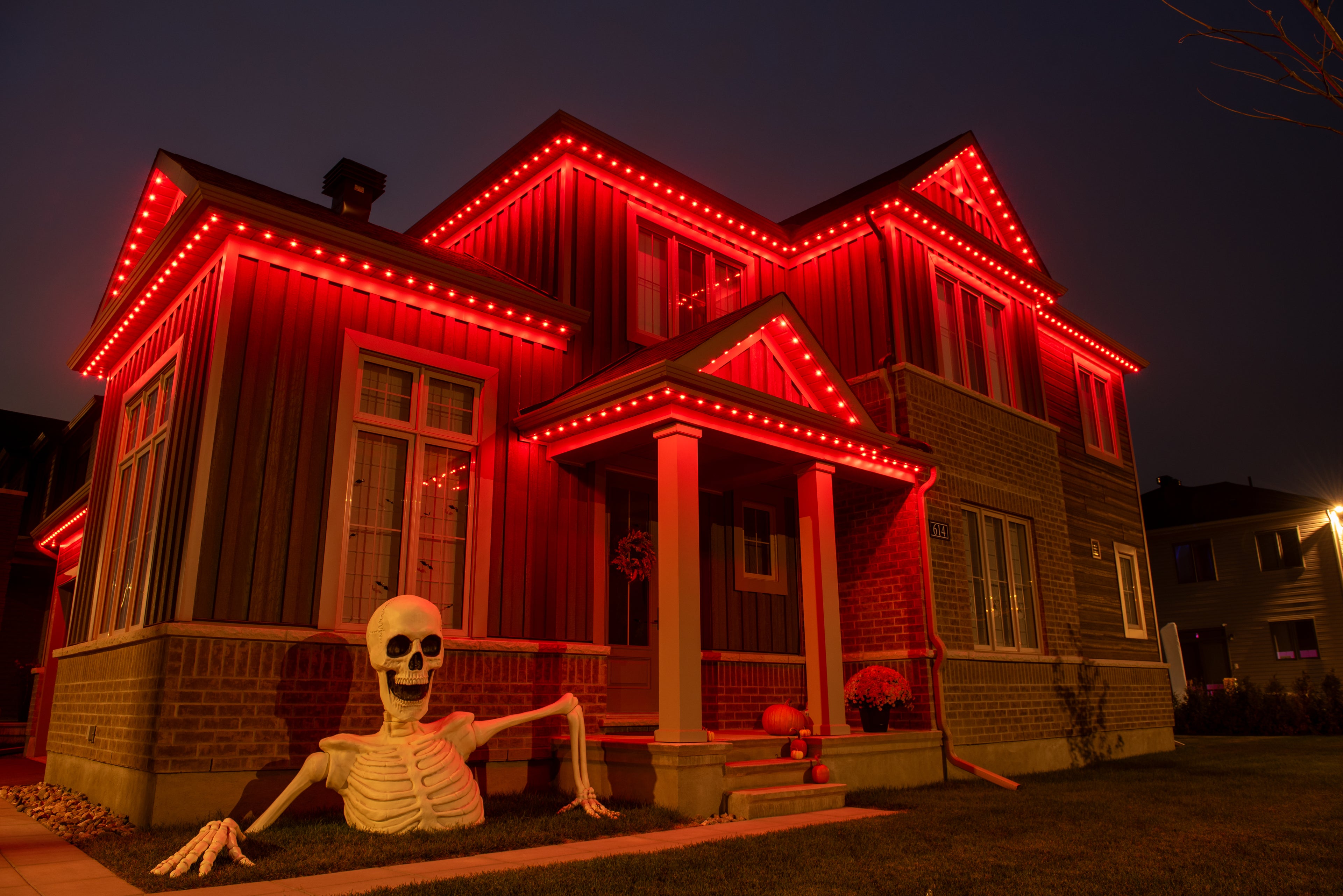 Installation permanente de lumières d’Halloween pour un éclairage intelligent et saisonnier