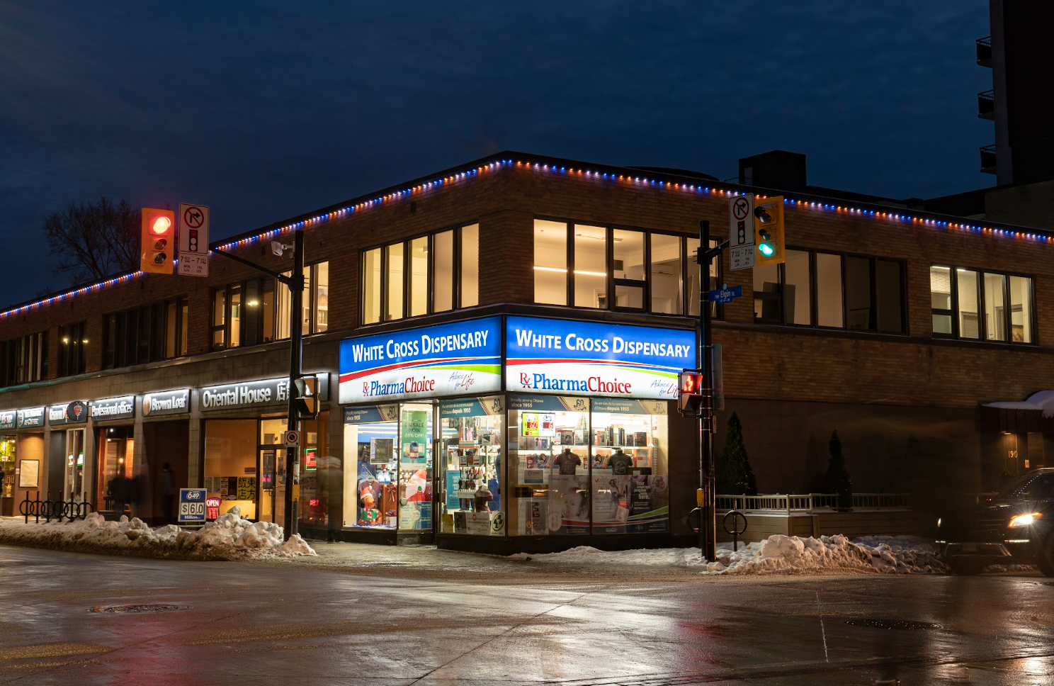 Installation professionnelle de lumières industrielles permanentes et personnalisables par Illumination Québec